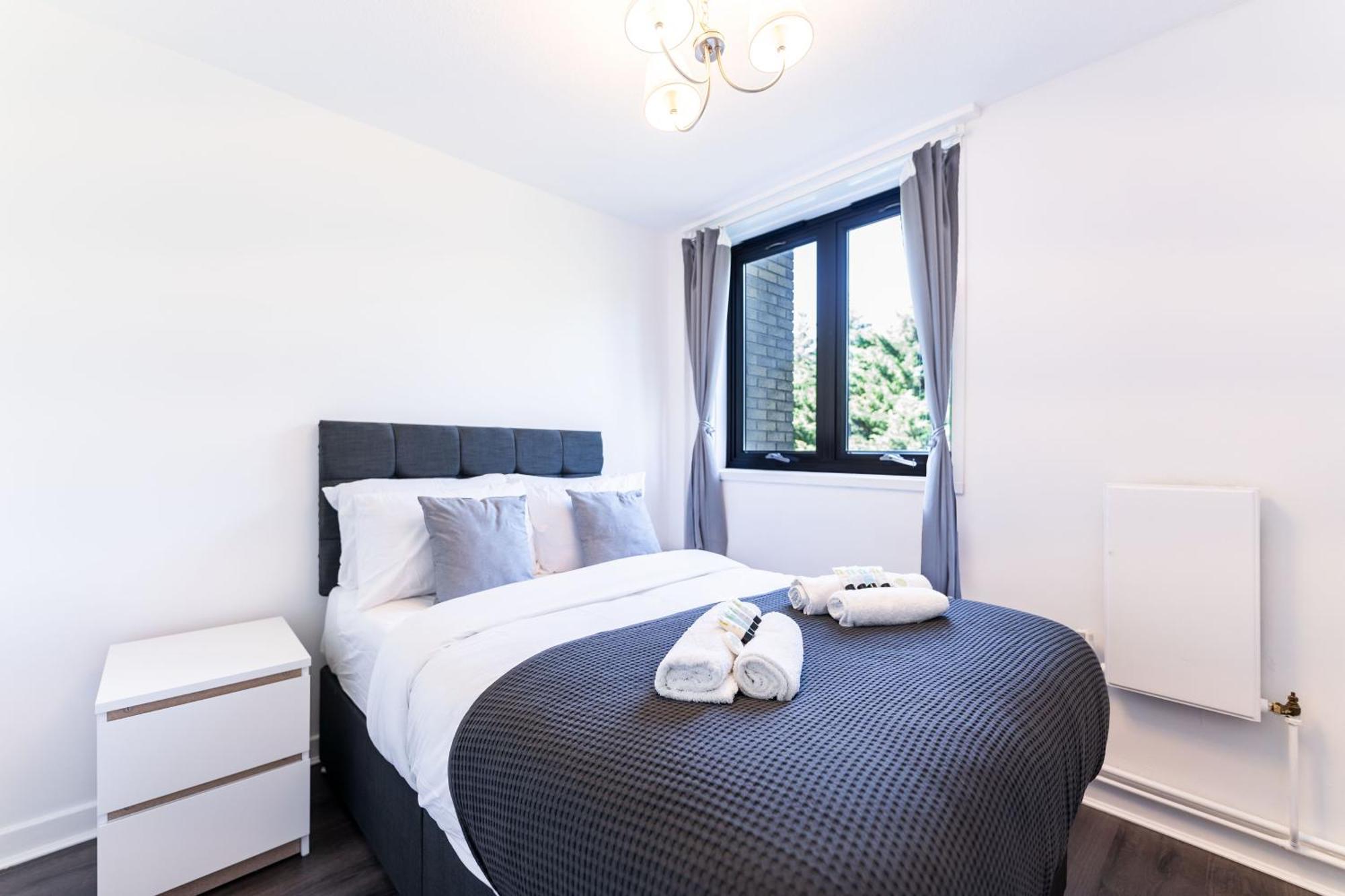 Luxury 3 Bedroom Flat With Balcony In Westbourne Park ลอนดอน ภายนอก รูปภาพ