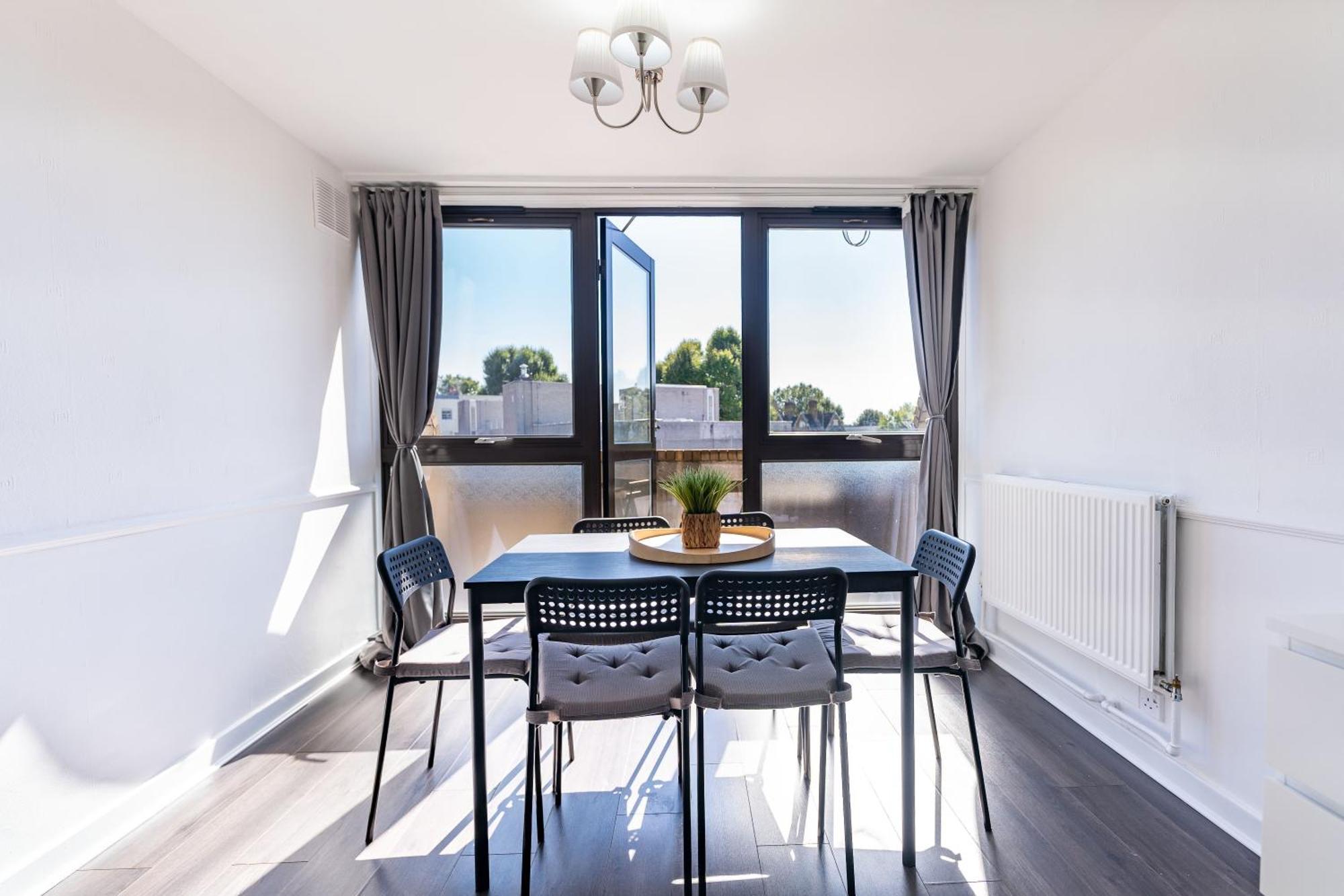 Luxury 3 Bedroom Flat With Balcony In Westbourne Park ลอนดอน ภายนอก รูปภาพ