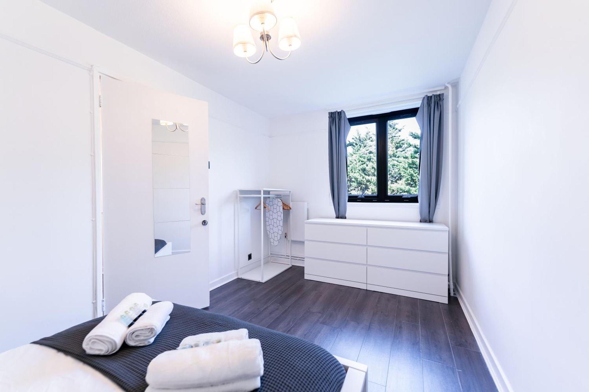 Luxury 3 Bedroom Flat With Balcony In Westbourne Park ลอนดอน ภายนอก รูปภาพ